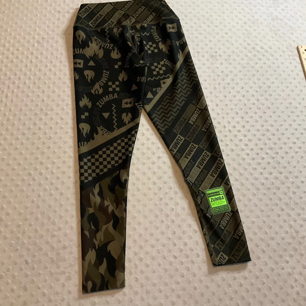 Zumba Activewear Leggings Women's Small Abstract Print Olive Green Dance Workout - Picture 4 of 4